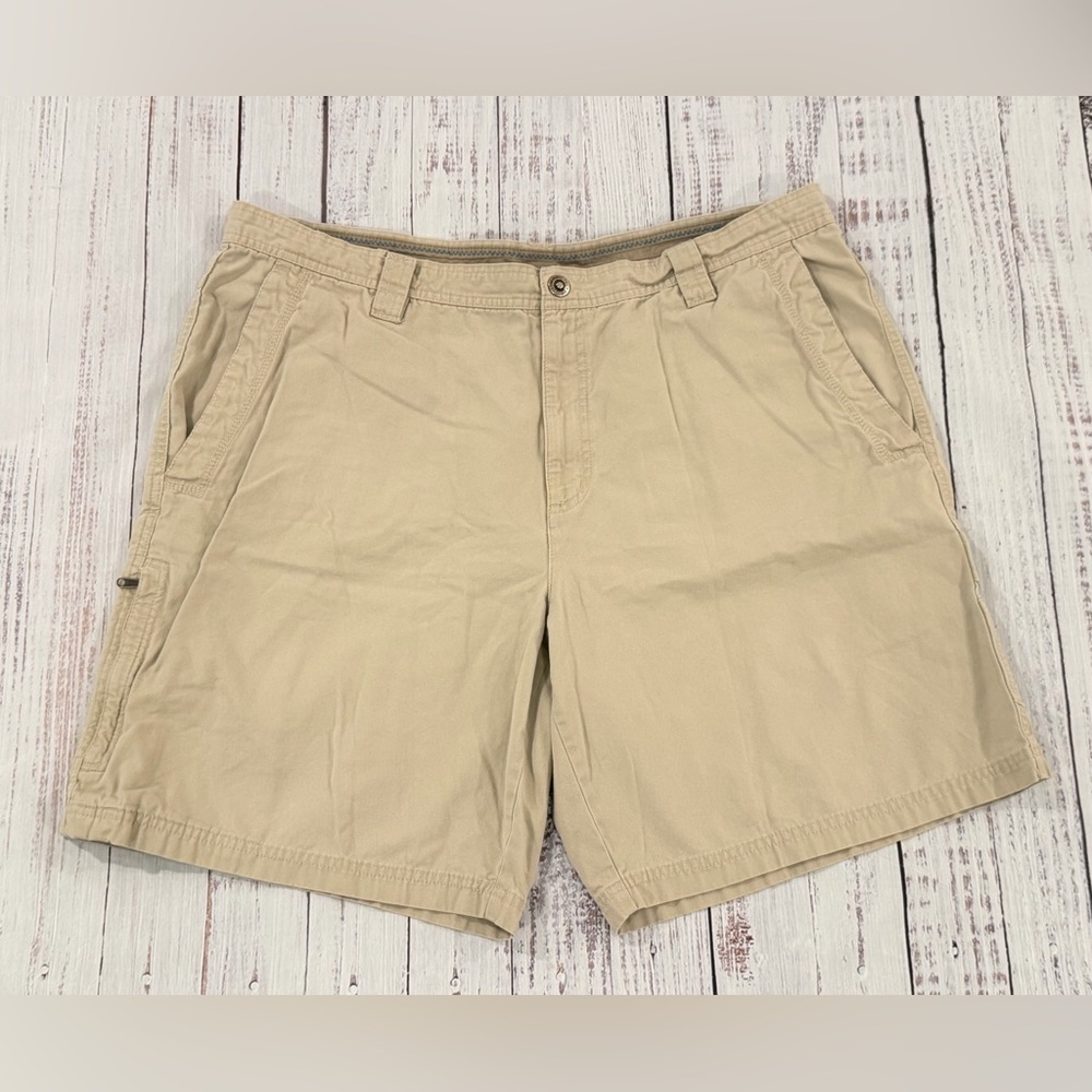 Columbia Omni Shield Cargo Shorts Mens Size 42 Beige Hiking Outdoor Fishing